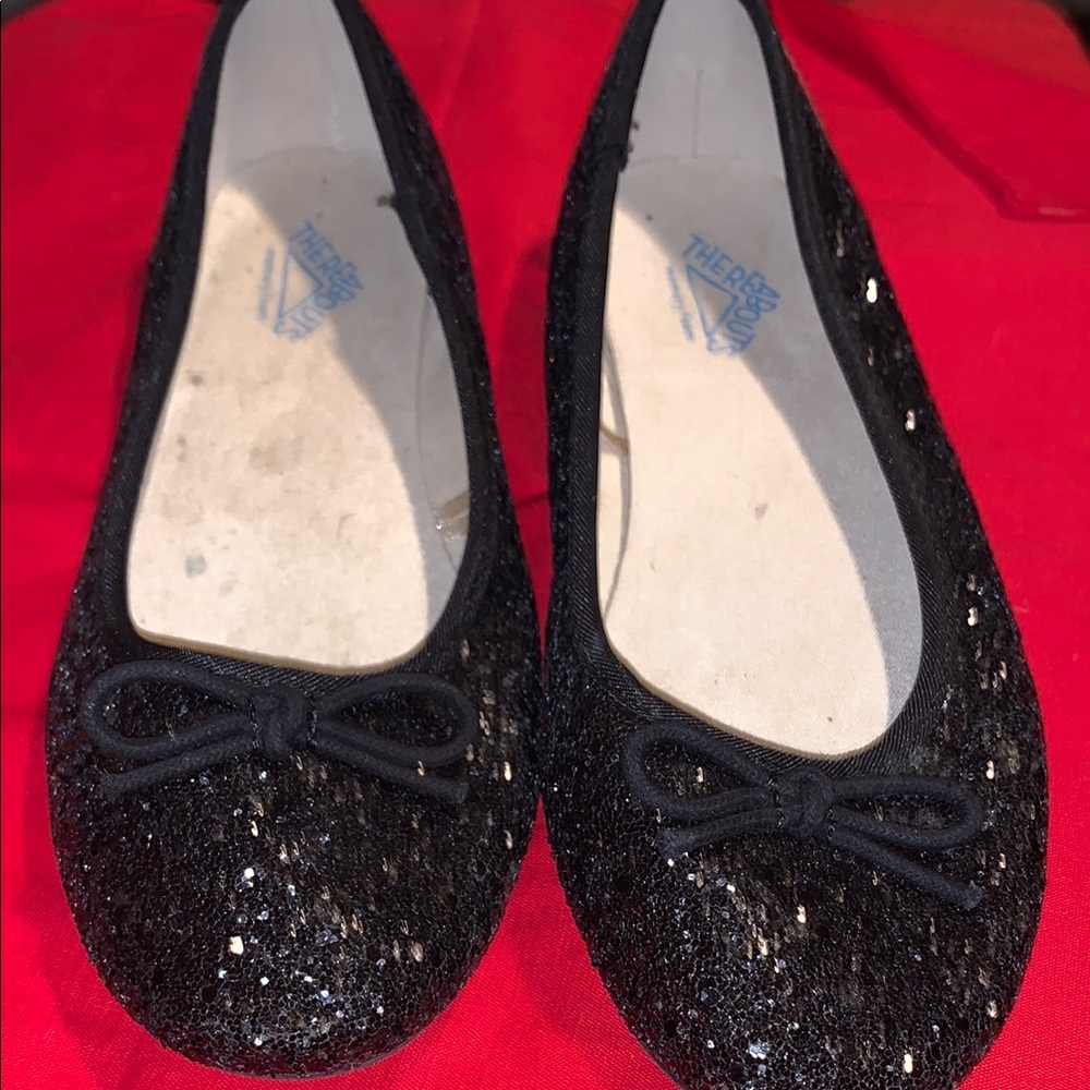 Black Flats with Glittery Texture and Bow Detail